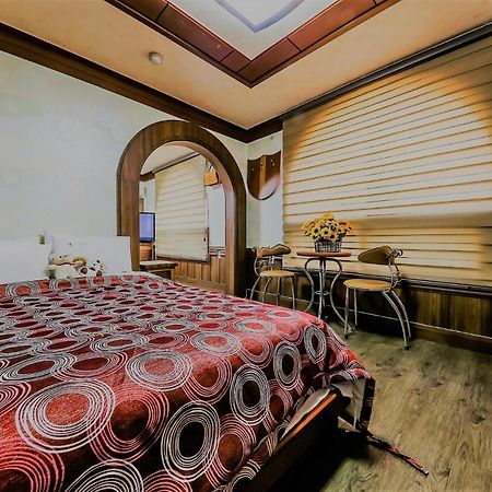 בוריאונג Pine Motel מראה חיצוני תמונה